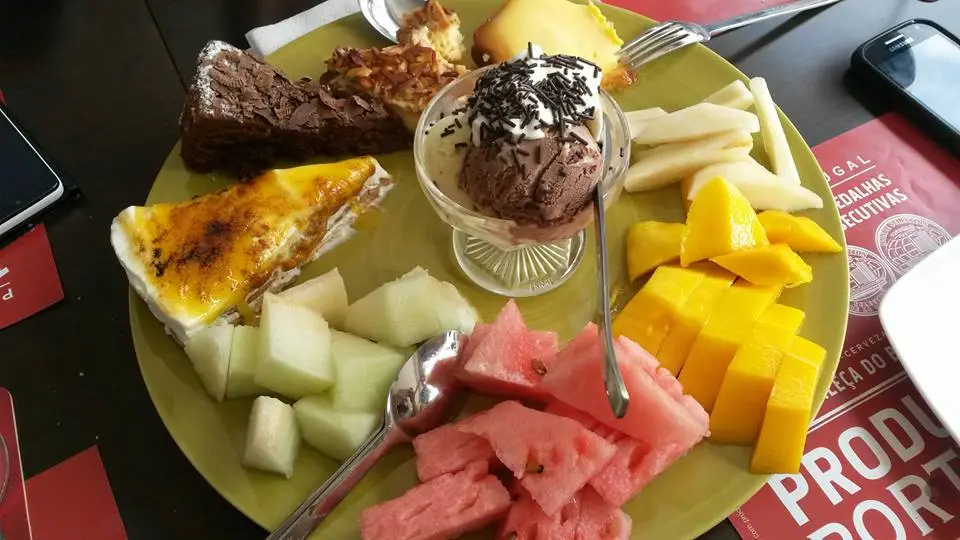 Interior e pratos do Sabores da Invicta em Porto, Porto (10)