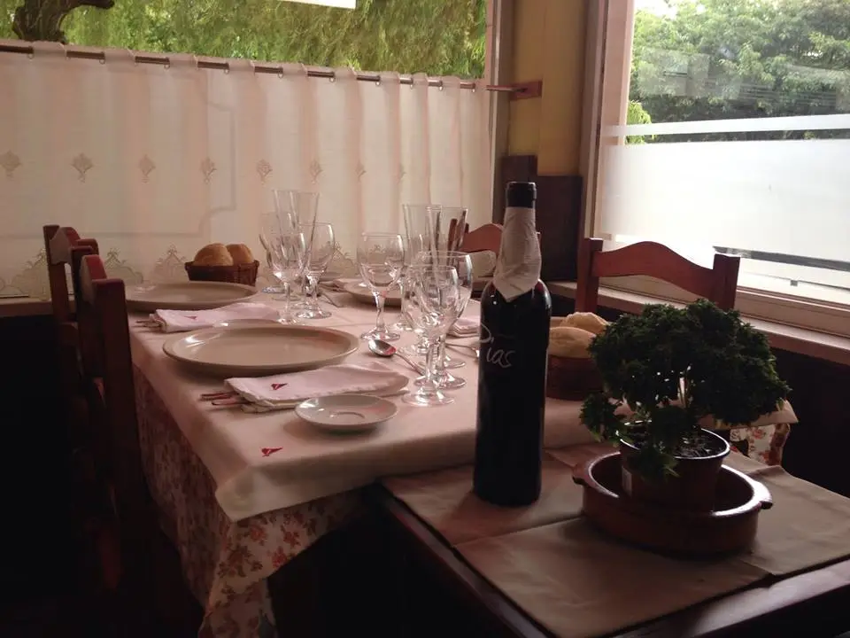 Interior e pratos do Taberna do Farrapo Velho em Matosinhos, Porto (3)
