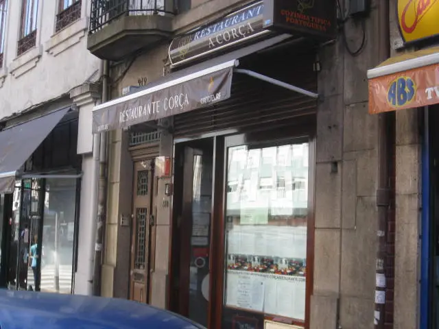 Interior e pratos do Corça em Porto, Porto (9)