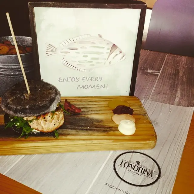 Interior e pratos do Taberna Londrina em Guimarães, Fafe (9)