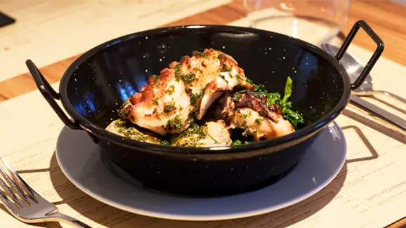 Interior e pratos do Bom Sucesso Gourmet em Porto, Porto (5)