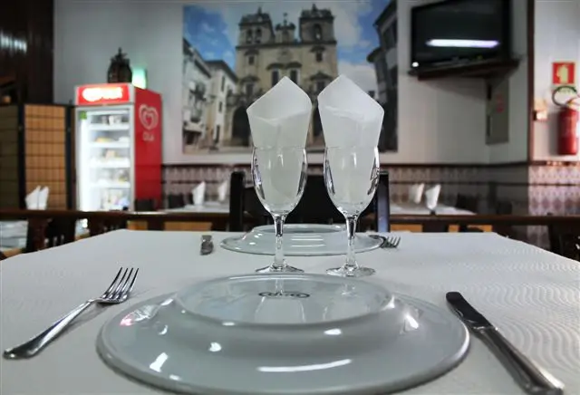 Interior e pratos do Churrasqueira da Sé em Braga, Braga (7)