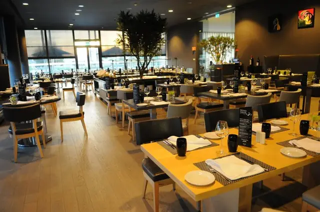 Interior e pratos do El Olivo - Meliá Braga Hotel & Spa em Braga, Braga (2)