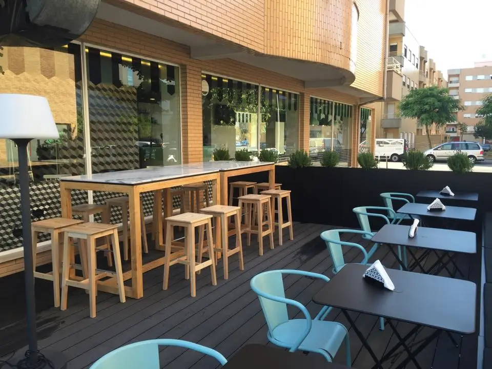 Interior e pratos do Hamburgueria DeGema Lamaçães em Braga, Braga (4)