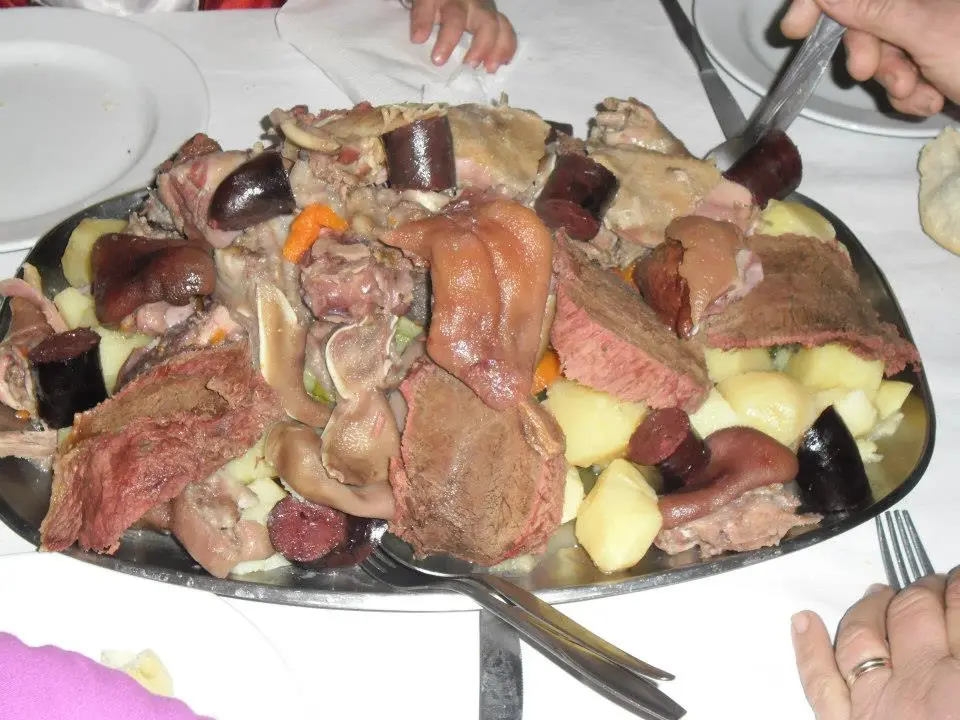 Interior e pratos do Churrasqueira Luso Graça em Braga, Braga (9)