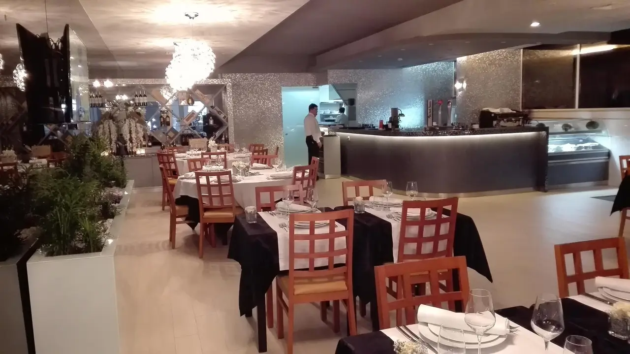Interior e pratos do La Castañuela em Braga, Braga (11)