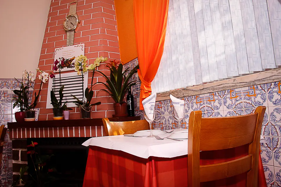 Interior e pratos do O Beira Rio em Gois, Góis (5)