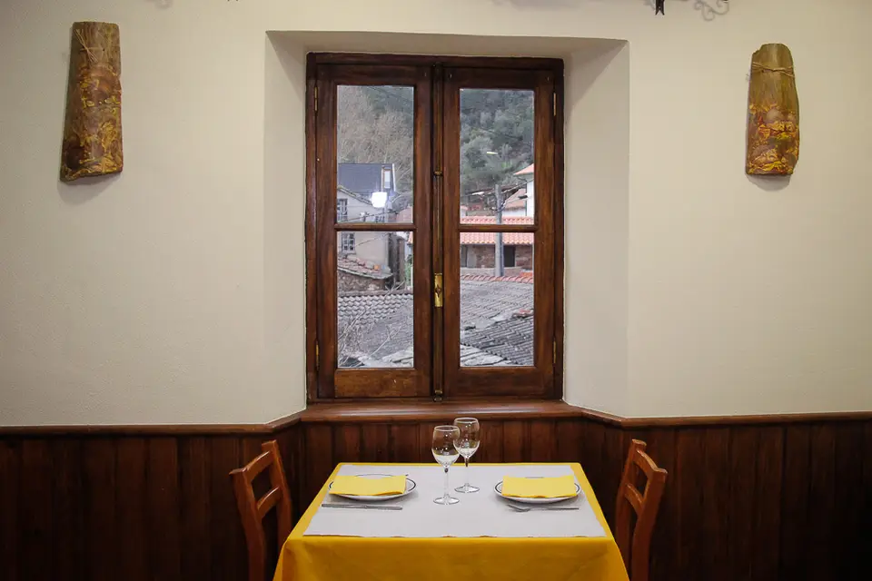 Interior e pratos do Tranca da Barriga em Gois, Góis (4)
