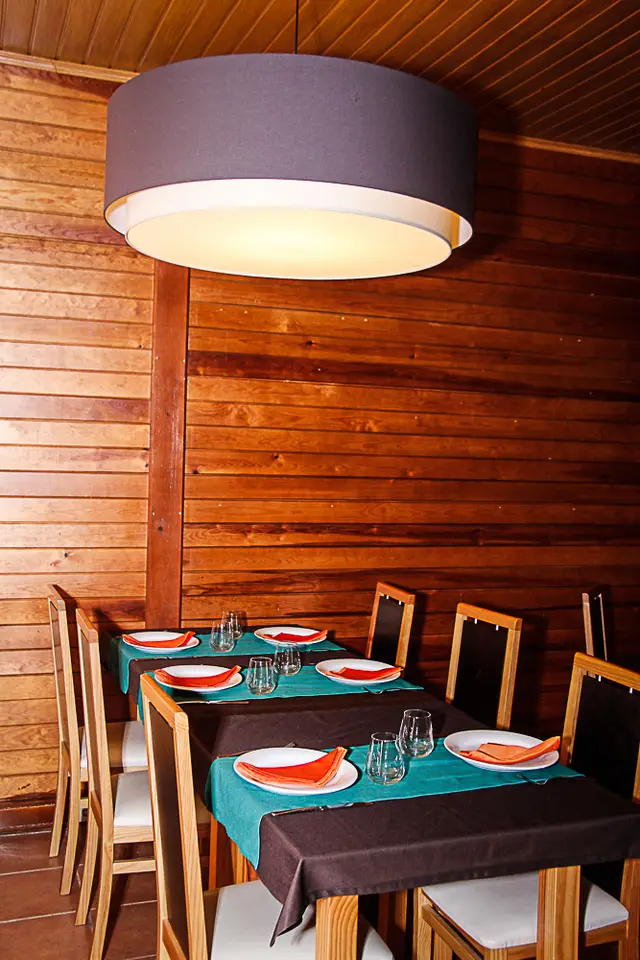 Interior e pratos do Chill out em Gois, Góis (2)