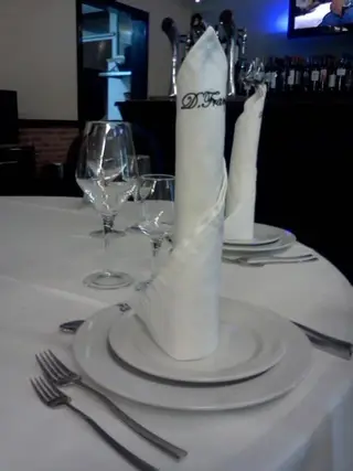 Interior e pratos do D.Frango em Braga, Braga (11)