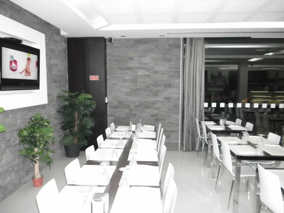 Interior e pratos do Pizzaria do Mosteiro em Vila Verde, Amares (3)