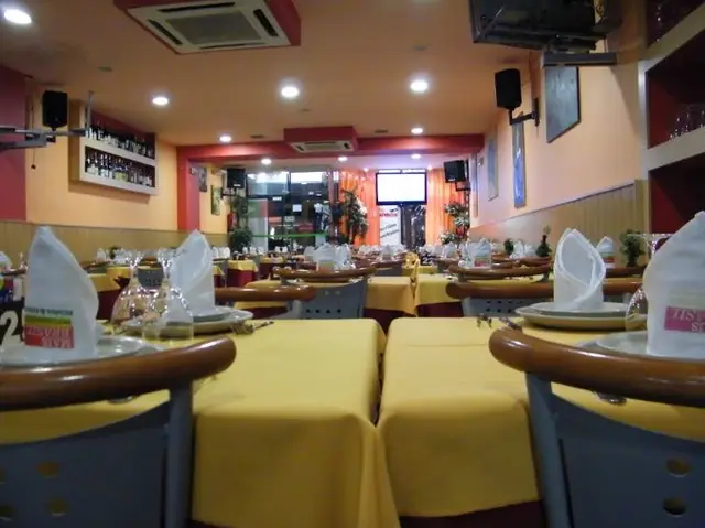 Interior e pratos do Culinárias Tropical em Braga, Braga (11)
