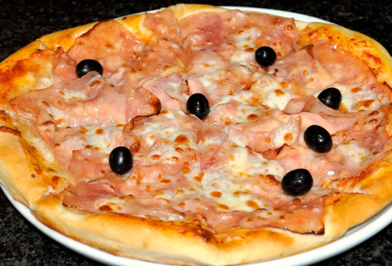Interior e pratos do Tio Fredo Restaurante Pizzaria em Ponte da Barca, Ponte da Barca (3)