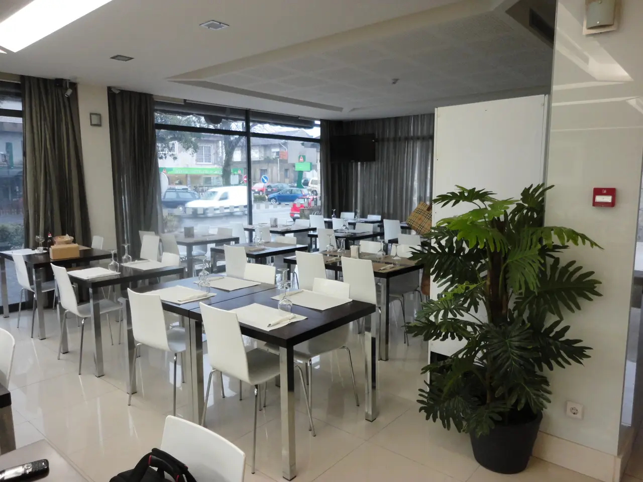 Interior e pratos do Pizzaria do Mosteiro em Vila Verde, Amares (7)