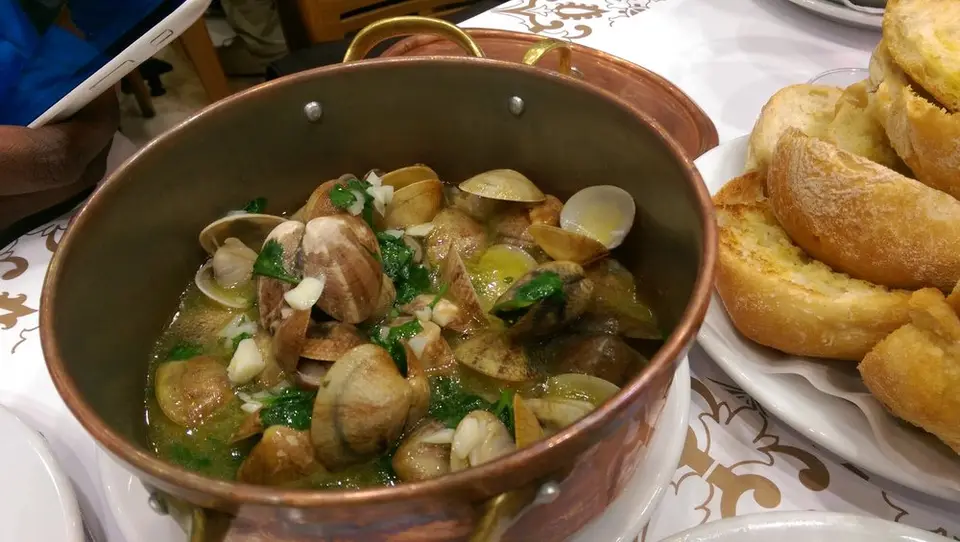 Interior e pratos do Restaurante Marisqueira O Ramiro em Lisboa, Lisboa (5)