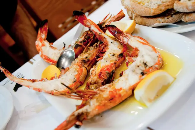 Interior e pratos do Restaurante Marisqueira O Ramiro em Lisboa, Lisboa (3)