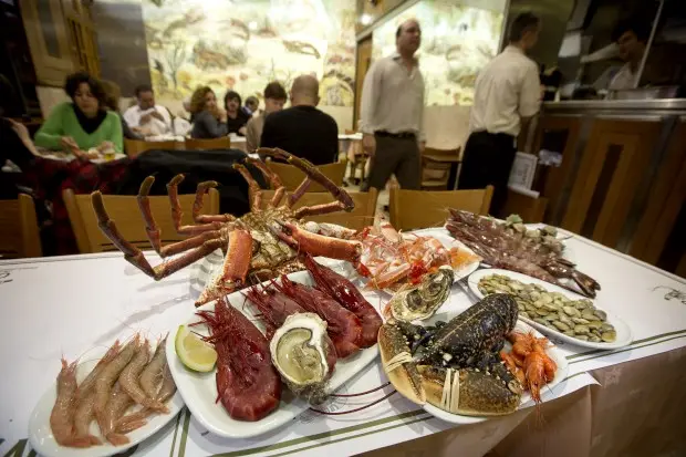 Interior e pratos do Restaurante Marisqueira O Ramiro em Lisboa, Lisboa (6)