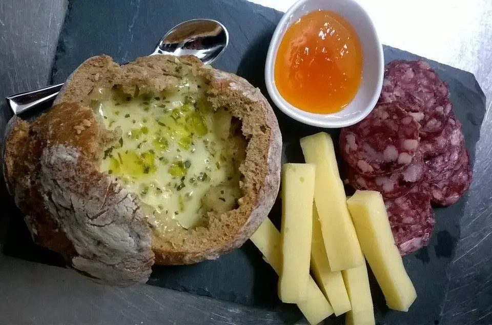 Interior e pratos do Púrpura Salgada em Braga, Braga (10)