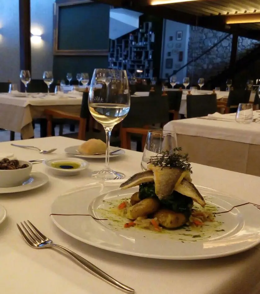 Interior e pratos do Manduco em Braga, Braga (8)