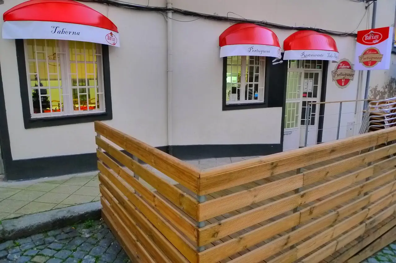 Interior e pratos do Taberna Portuguesa em Braga, Braga (5)