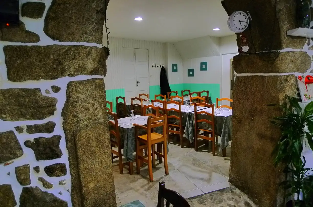 Interior e pratos do Taberna Portuguesa em Braga, Braga (10)