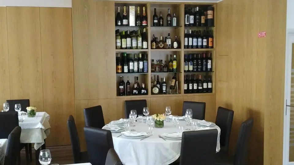 Interior e pratos do Restaurante Dona Lola em Braga, Braga (6)