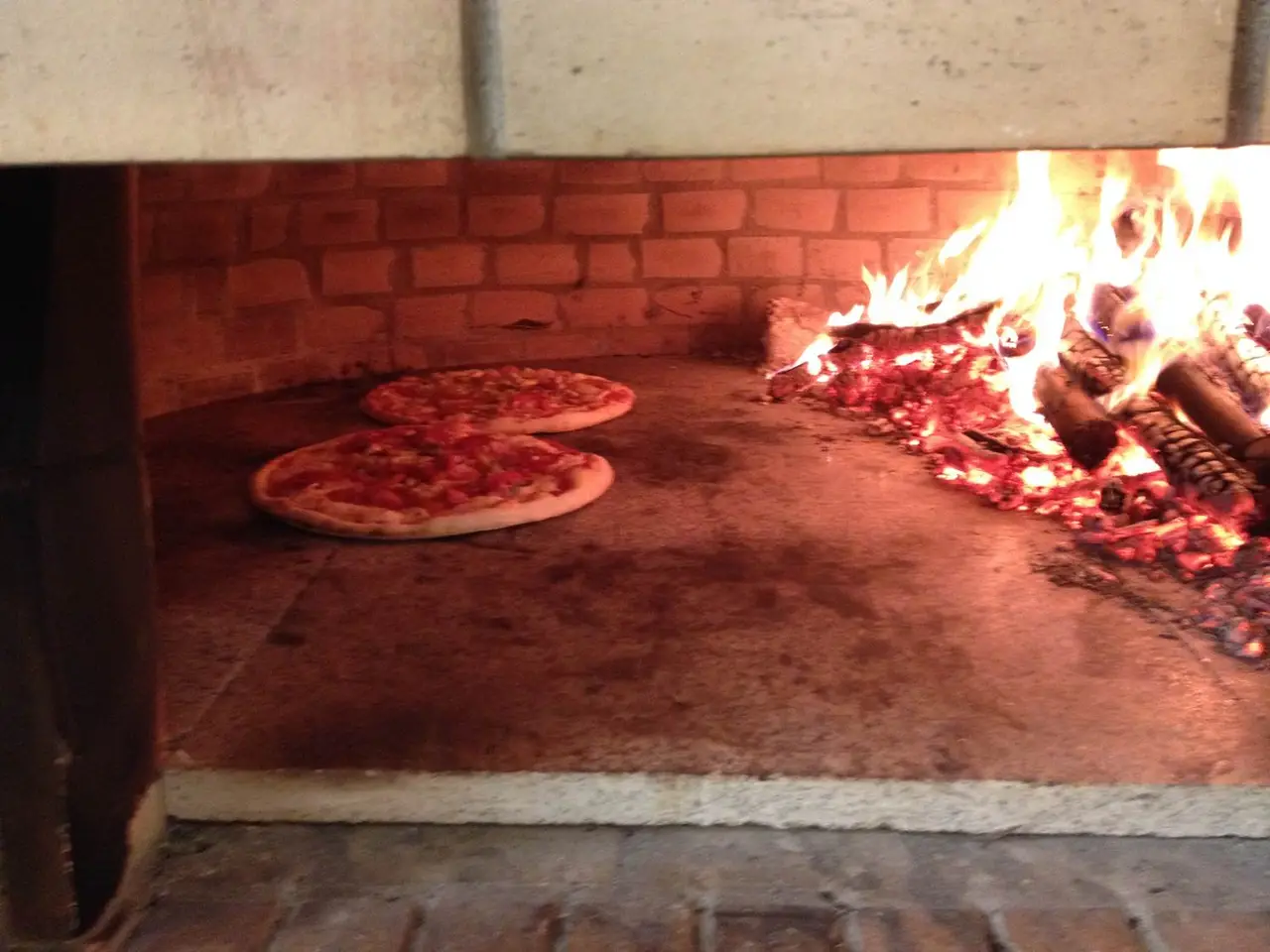 Interior e pratos do Taberna Forno Magico em Braga, Braga (10)