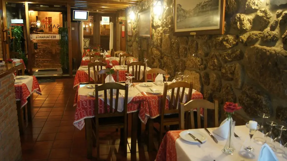 Interior e pratos do Cozinha Regional Santiago em Guimarães, Fafe (2)