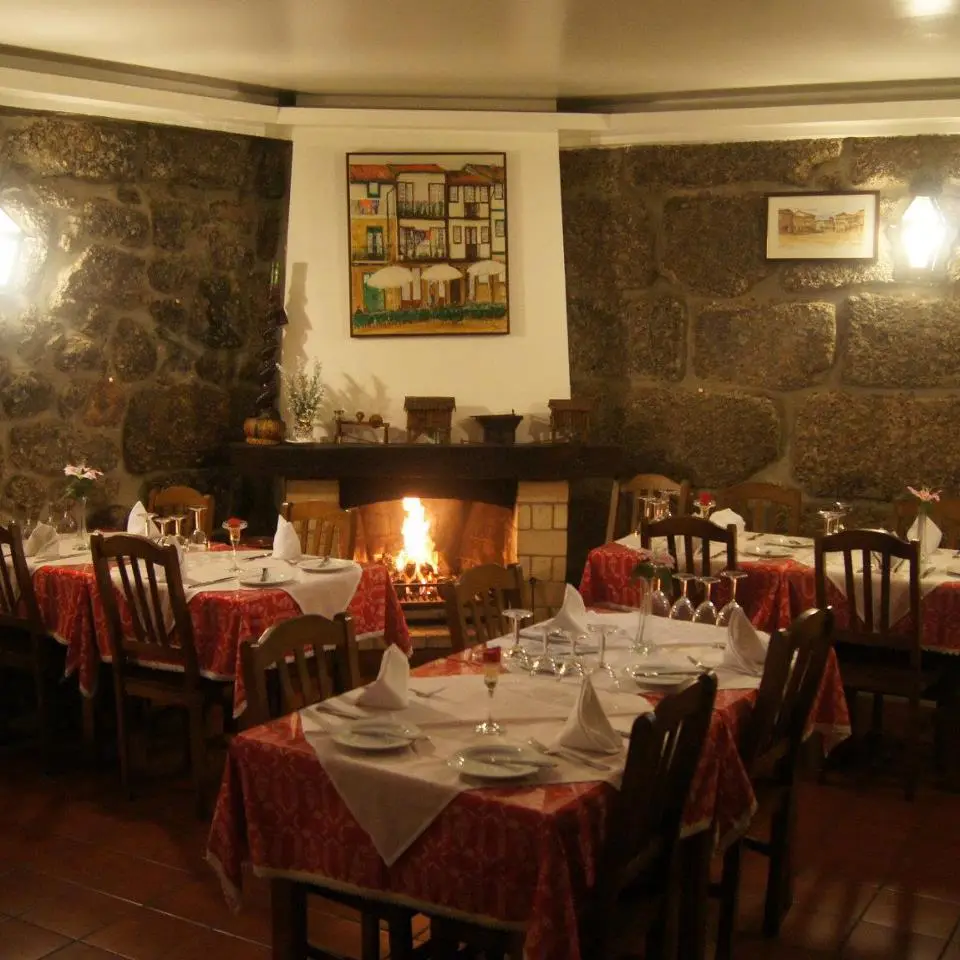 Interior e pratos do Cozinha Regional Santiago em Guimarães, Fafe (3)
