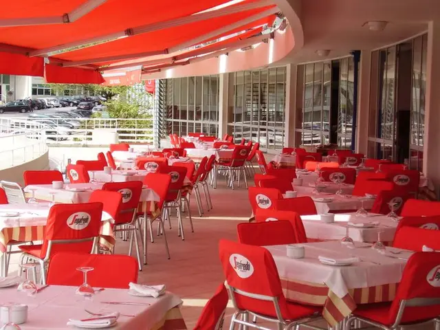 Interior e pratos do Restaurante Varanda da Barra em Porto, Porto (2)