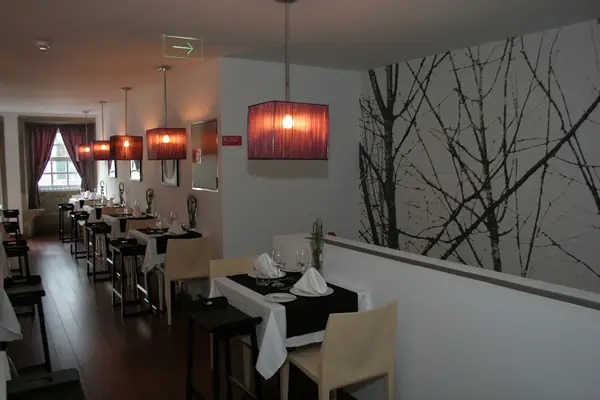 Interior e pratos do Mar de Sinos em Braga, Braga (4)
