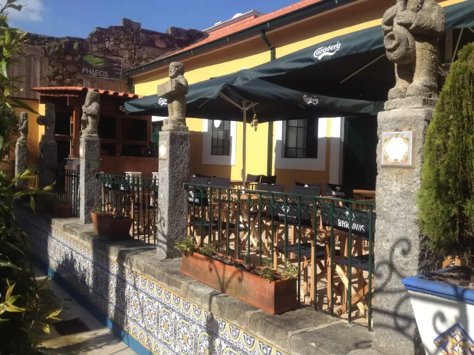 Interior e pratos do Barhaus em Braga, Braga (4)