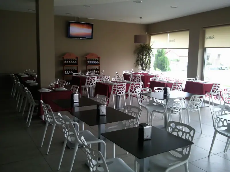 Interior e pratos do Frango Voador em Vila Verde, Amares (3)