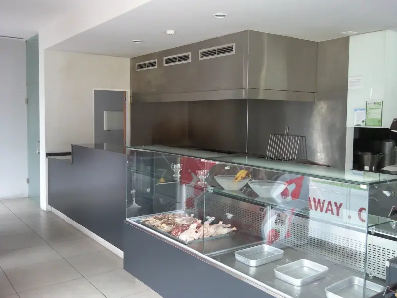 Interior e pratos do Frango Voador em Vila Verde, Amares (4)
