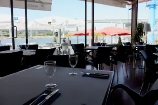 Interior e pratos do Marina do Freixo em Porto, Vila Nova de Gaia (8)