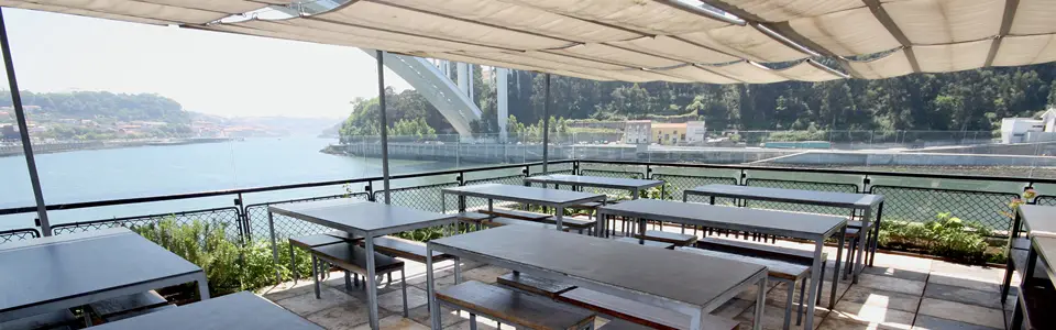Interior e pratos do Restaurante Casad'oro em Porto, Porto (6)