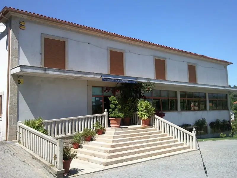 Interior e pratos do O Bom Grelhado em Vila Verde, Amares (2)