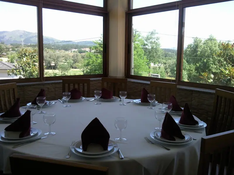 Interior e pratos do O Bom Grelhado em Vila Verde, Amares (5)