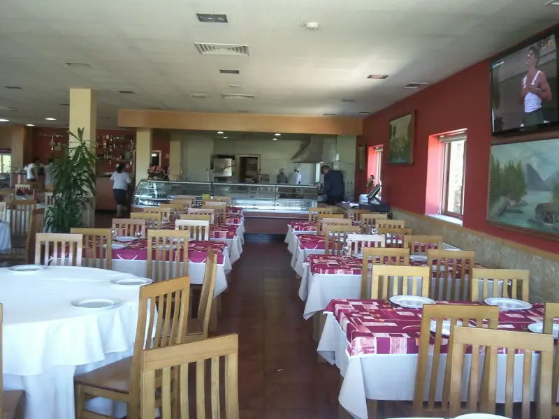 Interior e pratos do O Bom Grelhado em Vila Verde, Amares (8)