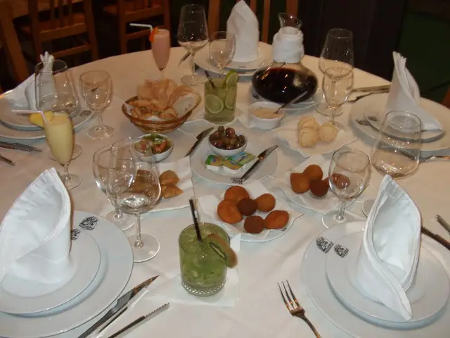 Interior e pratos do Mineirão em Vila Nova de Gaia, Vila Nova de Gaia (2)