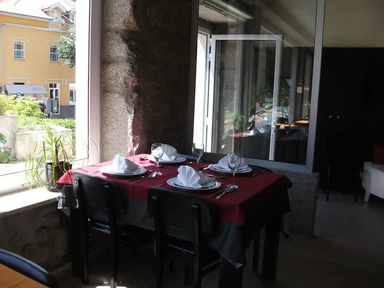Interior e pratos do Geresiana em Terras de Bouro, Vieira do Minho (2)