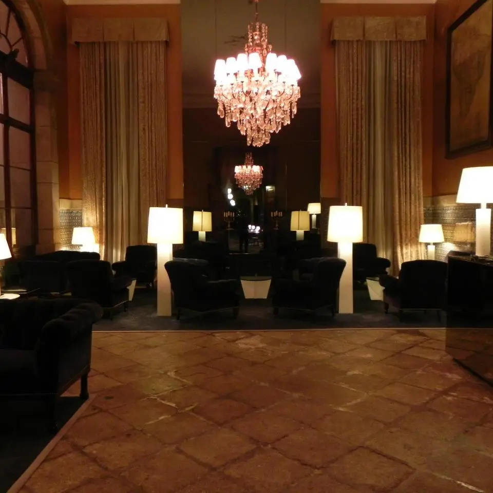 Interior e pratos do O Comercial em Porto, Vila Nova de Gaia (9)