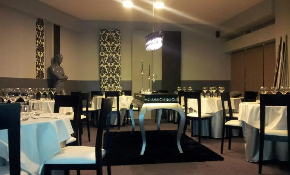 Interior e pratos do Namura em Porto, Porto (4)