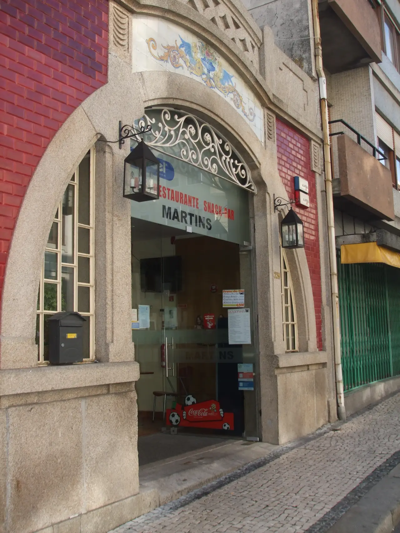 Interior e pratos do Martins em Porto, Porto (6)