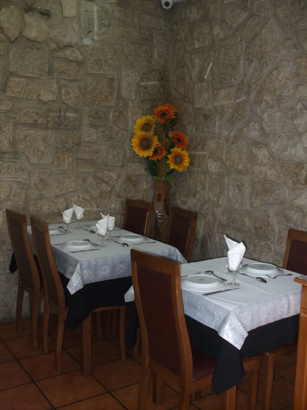 Interior e pratos do Martins em Porto, Porto (5)