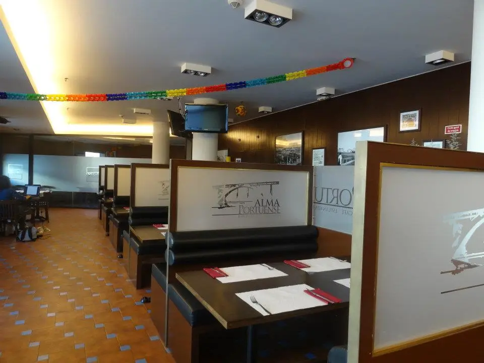 Interior e pratos do Alma Portuense em Porto, Porto (7)