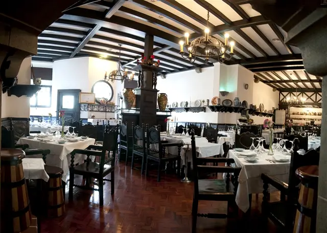 Interior e pratos do O Escondidinho em Porto, Porto (7)
