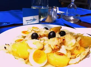 Interior e pratos do Bacalhoada em Portimão, Portimão (6)