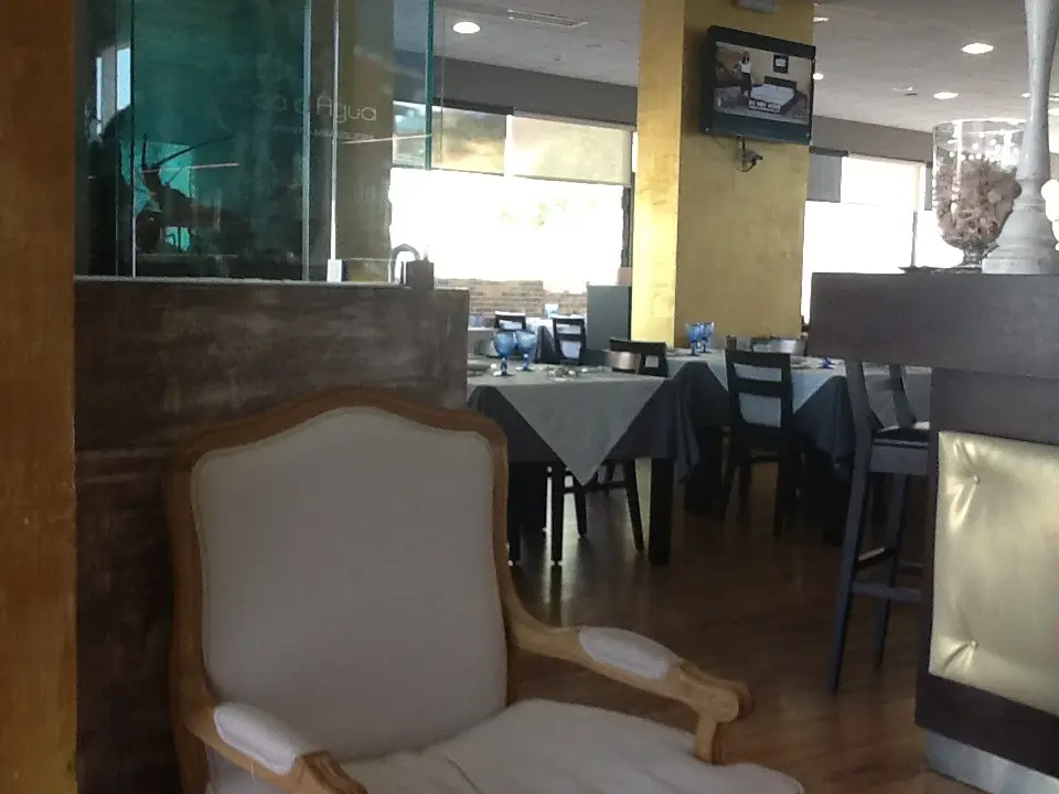 Interior e pratos do Queda D' Água Restaurante Marisqueira em Odivelas, Odivelas (2)