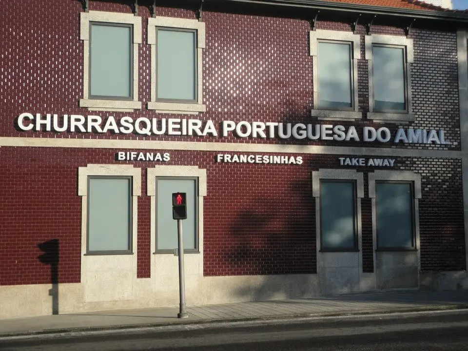 Interior e pratos do Churrasqueira Portuguesa do Amial em Porto, Porto (8)